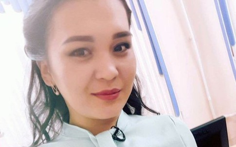 Bé gái 3 tuổi bị sốc nặng khi nhìn mẹ chết tức tưởi trong thang máy