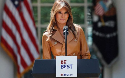 Bà Melania phẫu thuật khối u, ông Trump tức tốc tới bệnh viện