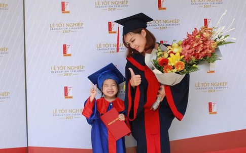 Cô gái 9X một mình nuôi con, học hai trường đại học