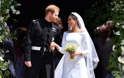 Tiết lộ bài thơ tình Công nương Meghan dành tặng cho Hoàng tử Harry khiến hội trường 200 khách mời rơi nước mắt vì xúc động