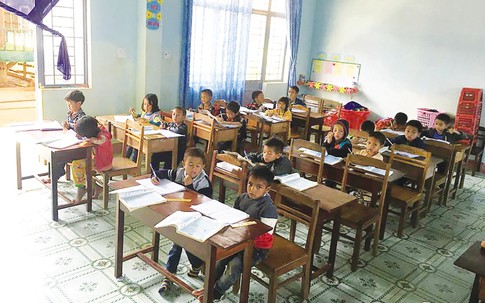 Kết thúc năm học: Đau xót vì hàng triệu cuốn sách giáo khoa bị vứt bỏ