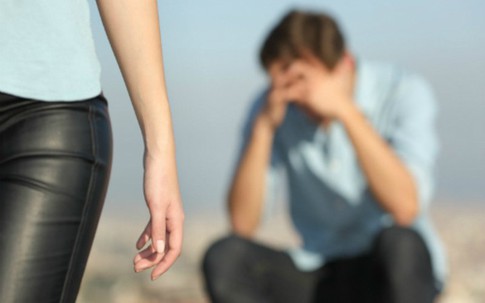 Người vợ phát hiện chồng có thêm gia đình bí mật cách mình 5 km