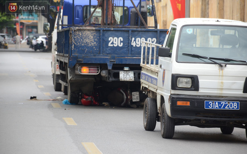 Tạm giữ hình sự nam tài xế lùi xe tải tông chết 3 mẹ con ở Hà Nội