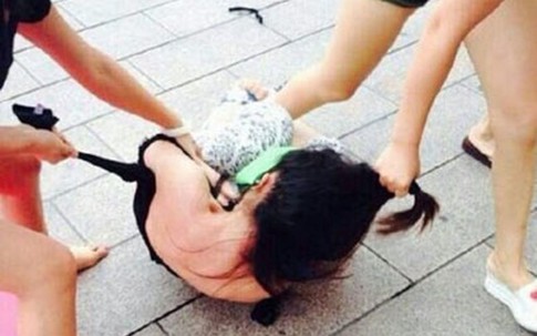 Cái kết đắng của người vợ khi đánh ghen bồ của chồng