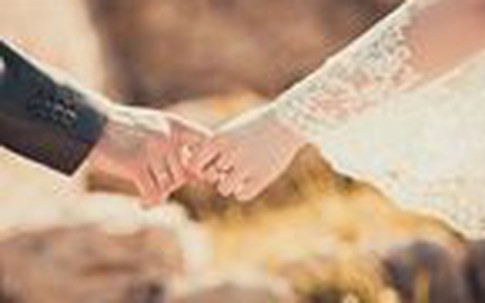Chiêu trò của mẹ chồng trong đám cưới khiến dâu mới chết lặng