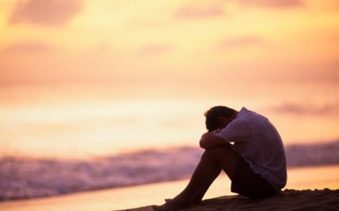 Vợ con bỏ đi khi biết tôi vẫn liên lạc với tình cũ