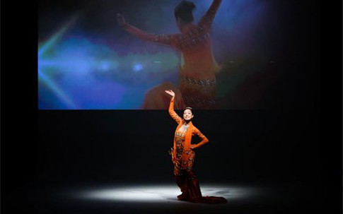 Tương lai Mytel từ câu chuyện của dancer xinh đẹp người Myanmar