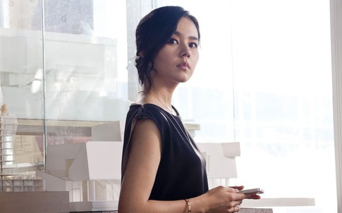 Ngán ngẩm vợ già, chồng định ngoại tình và cái tát trời giáng của cô gái phòng hát