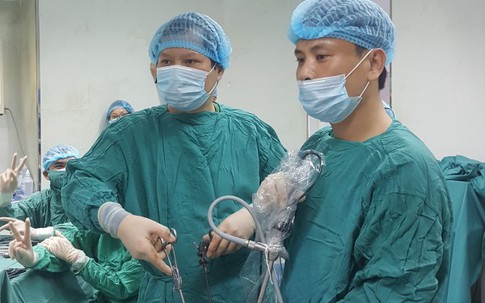 Phẫu luật nội soi sau phúc mạc lấy sỏi niệu quản