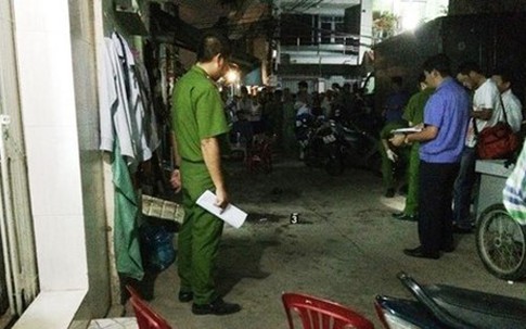 Người đàn ông bị chém chết trước dãy phòng trọ ở Sài Gòn