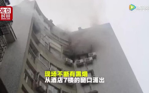 Thắp nến cầu hôn bạn gái, thanh niên đốt cháy phòng khách sạn