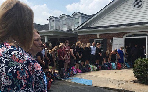 Cô giáo Mỹ gây xúc động với ước nguyện cuối đời