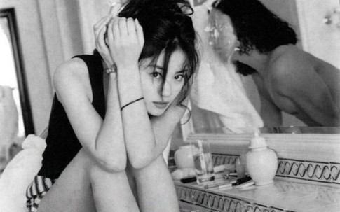 Bất ngờ rò rỉ hình ảnh nóng bỏng của Vương Phi chụp cùng chồng cũ Đậu Duy trong phòng tắm
