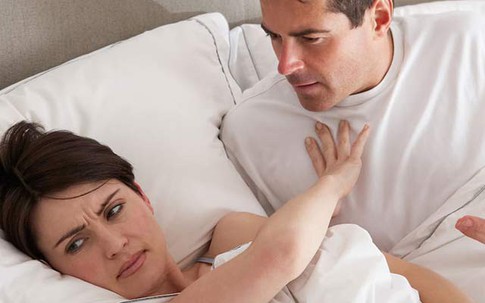 Ly hôn vì bà không cho ông… ngủ chung