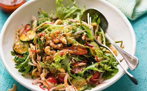 Salad gà làm kiểu này ai ăn cũng phải khen nức nở