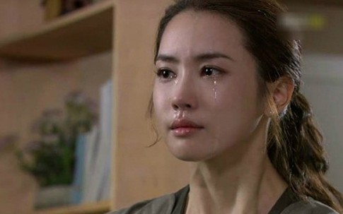 Không ưa con dâu từ ngày ra mắt, bố chồng luôn tìm cách gây khó dễ, còn vu cho cô trộm tiền của mình
