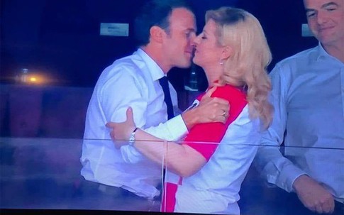 Nữ tổng thống xinh đẹp có nụ hôn nhẹ nhàng với người đồng cấp khiến dân mạng "phát sốt"