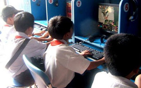 Chuyện về cậu bé nghiện game online quên ăn, quên ngủ