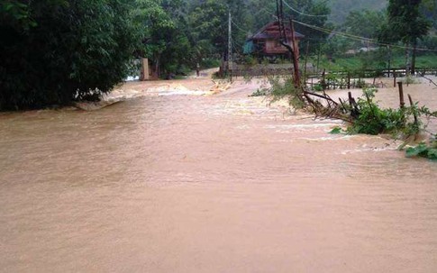 Nghệ An: Sau bão, nhiều địa phương bị ngập nặng, chia cắt