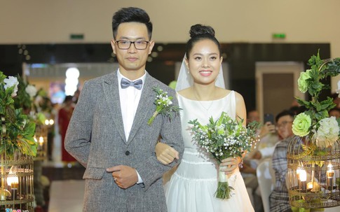 Á quân Vietnam Idol Hoàng Quyên hát tặng chồng trong ngày cưới