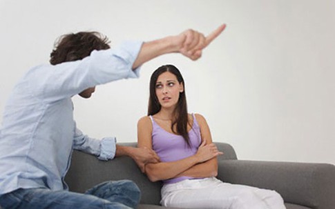Nếu đàn ông cứ lặp đi lặp lại hành động này thì con đường dẫn phụ nữ đến ngoại tình không còn xa