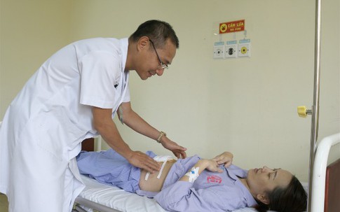 Cấp cứu một nam thanh niên vừa ngủ dậy thì gẫy dương vật