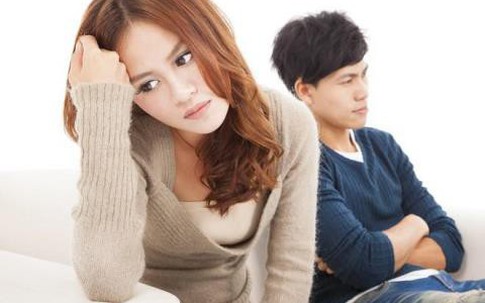 Vợ cố chấp, không cho mẹ chồng chăm cháu