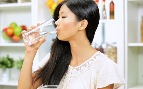 Nắng nóng 40 độ: Nhiều người mang bệnh vì không biết cách uống nước