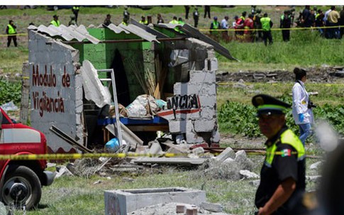 Nổ hàng loạt kho pháo hoa ở Mexico, 19 người chết