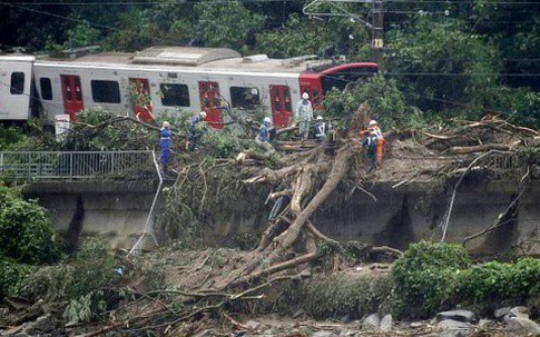 Mưa lũ kỷ lục khiến 20 người chết ở Nhật