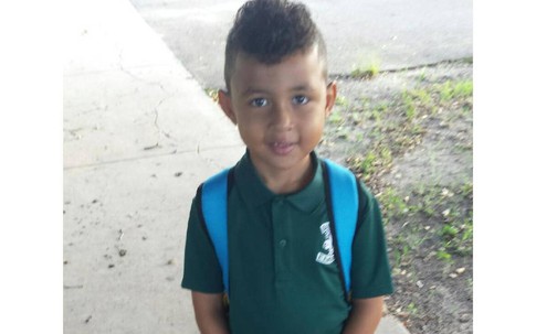 Nhét máy ghi âm vào cặp con trai, mẹ bức xúc khi nghe giáo viên kì cựu nói những lời thách thức, miệt thị với con mình