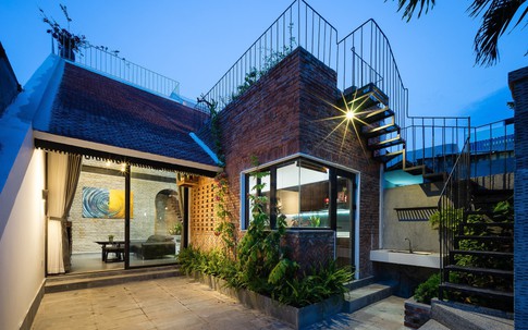 Ngôi nhà gạch 2 tầng của cặp vợ chồng già ở Đà Nẵng được tạp chí Mỹ xuýt xoa khen ngợi