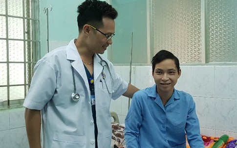 Trắng đêm chuyển máy lọc máu lên Tây Nguyên cứu chàng trai viêm não