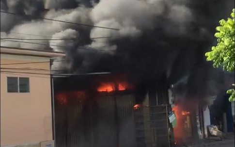 Hải Phòng: Cháy cửa hàng tạp hóa cùng căn nhà 2 tầng, thiệt hại hàng tỷ đồng