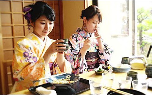 Người Nhật thon gọn, sống lâu và nguyên tắc chỉ ăn no 80%