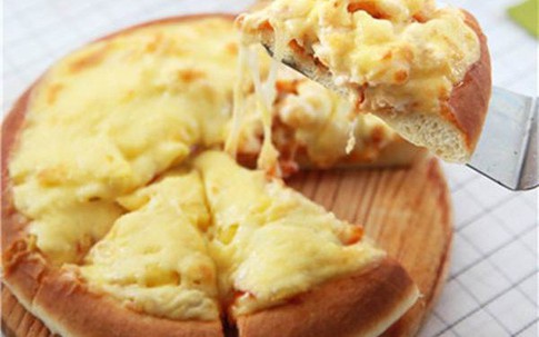 Với nguyên liệu dễ tìm, hãy làm ngay pizza hoàn hảo cho bữa sáng