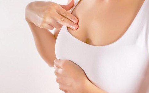 Cô gái 25 tuổi có 9 khối u ở ngực, thói quen xấu của cô nhiều phụ nữ cũng có