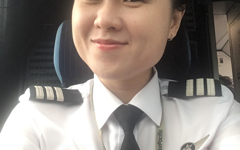 Nữ sinh ngữ văn khổ luyện trở thành cơ trưởng lái máy bay Jetstar