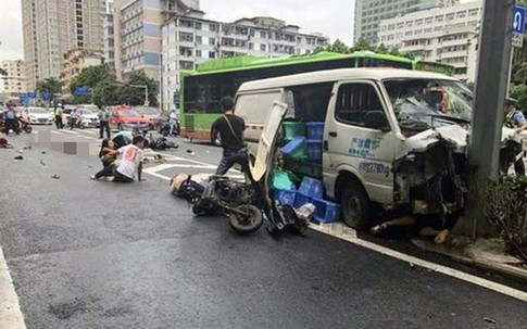 Lao xe vào đám đông ở Trung Quốc: 1 người chết, nhiều người bị thương