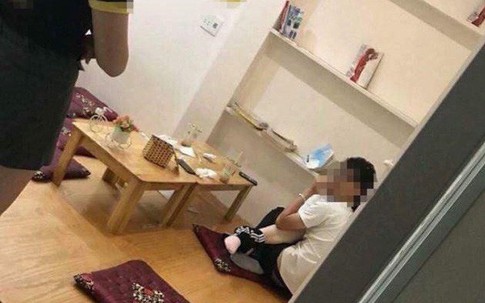 Thảng thốt hình ảnh bạn trẻ vô tư "yêu bạo" chốn công cộng