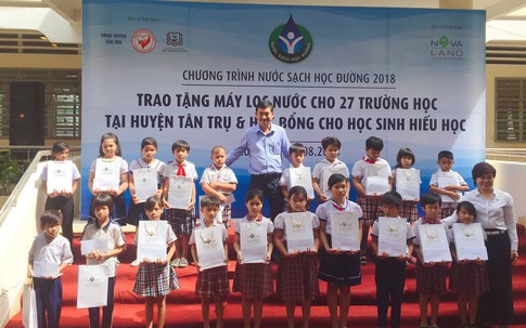 27 trường học tại huyện Tân Trụ (Long An) được trang bị hàng trăm máy lọc nước mới