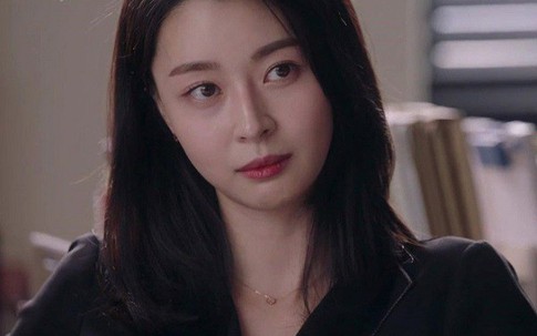 Vợ bàng hoàng phát hiện chồng ngoại tình nhờ một chi tiết nhỏ khi chồng gọi video về cho vợ