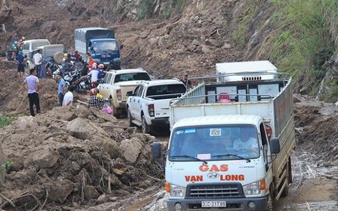 Thanh Hóa: Mường Lát thoát khỏi cảnh cô lập sau 10 ngày chia cắt