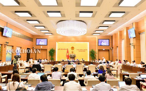 Phiên họp thứ 27 của Ủy ban thường vụ quốc hội: Cử tri bức xúc về  sự lãng phí với SGK
