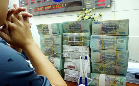Ngân hàng đồng loạt tăng mạnh lãi suất: Lo biến động cuối năm