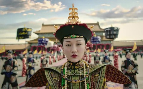 Hình ảnh Châu Tấn trở thành hoàng hậu trong 'Như Ý truyện'