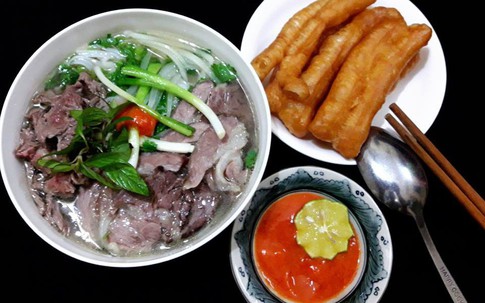 Thạc sĩ đi bán phở: Kiếm 6,8 tỷ đồng/ngày