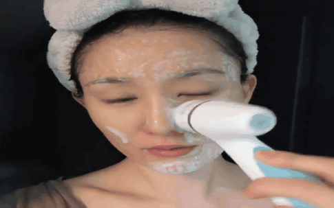 Bạn có biết: Tẩy da chết sai cách sẽ khiến da càng nhanh lão hóa hơn