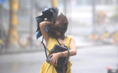Siêu bão Mangkhut quét qua Philippines, tấn công Đông Á, 66 người thiệt mạng