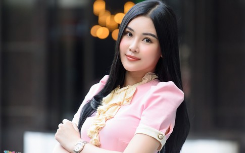Lê Âu Ngân Anh: 'Tôi lạc lõng giữa showbiz'